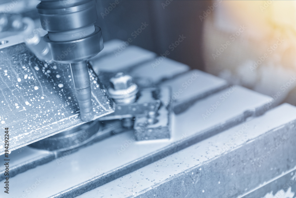 The CNC milling machine use solid flat end-mill tool cutting the mold part . The CNC milling machine use solid flat end-mill tool cutting the mold part .