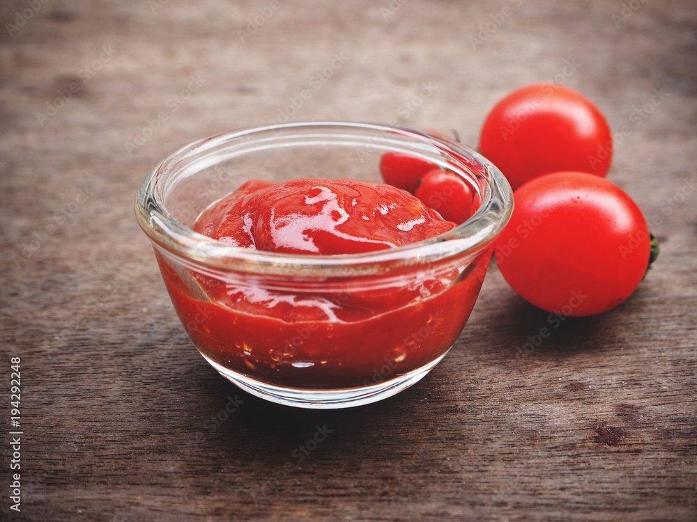 Fresh tomatoes with ketchup