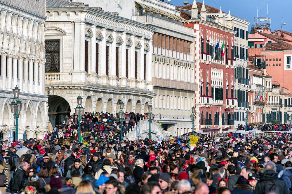 Obraz premium Przepełniony Wenecja podczas karnawału 2018, Włochy