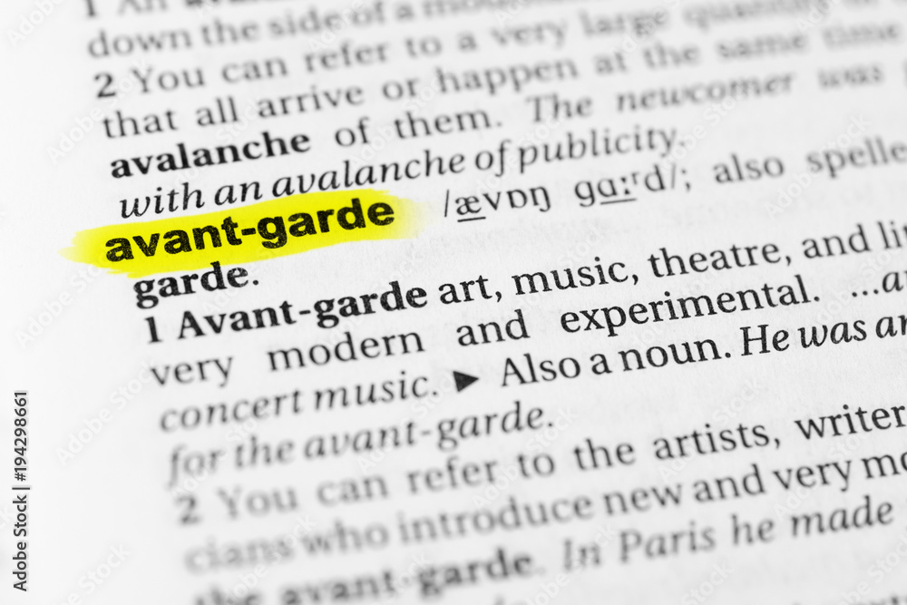 Highlighted English word "avant garde" and its definition in the