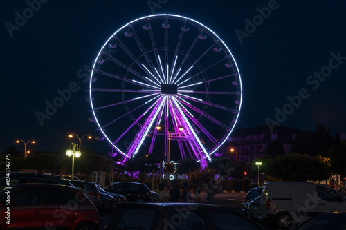 Beleuchtetes Riesenrad in Ouistreham