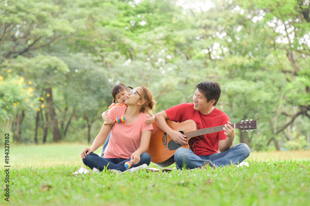 Fototapeta premium Happy Asian family having fun.