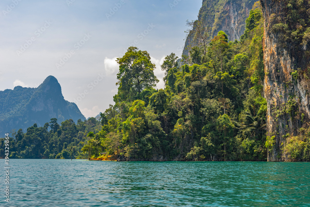 The national park Khao Sok with the Cheow Lan Lake is the largest area of virgin forest in the south of Thailand. Limestone rocks and jungle and karst formations determine the picture of the Park
