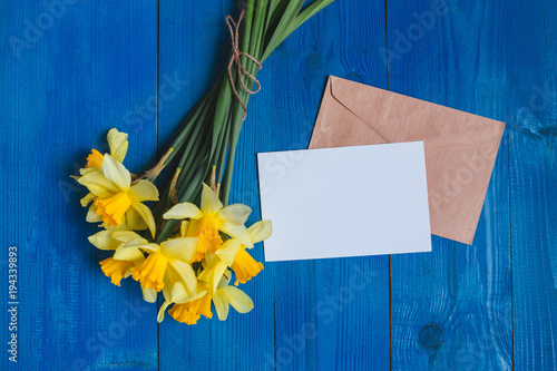 Fototapeta Naklejka Na Ścianę i Meble -  Flowers Greeting Card . Spring easter background with daffodils bouquet
