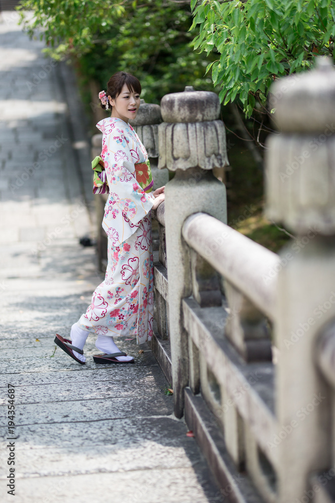 着物の女性・京都