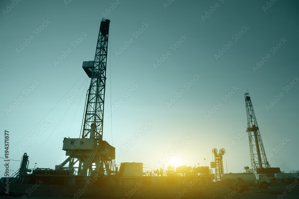 Obraz premium oilfield derrick