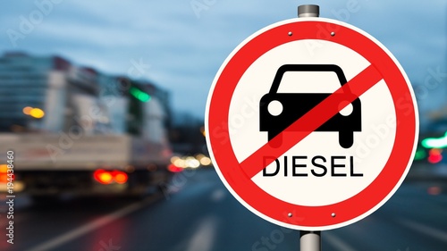 Diesel Fahrverbot Straßenschild - Straßenverkehr im Hintergrund photo