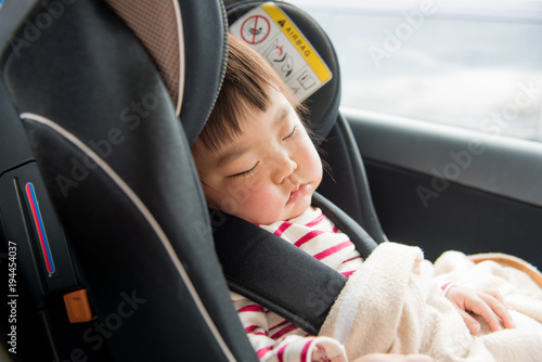 Foto ・チャイルドシート・子供・寝る