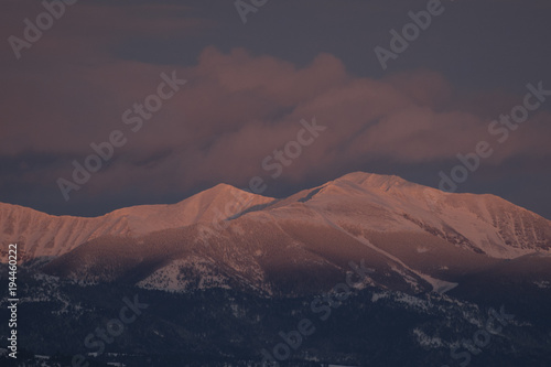 Snowy sunset mountains © Erik