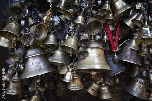 Des petites clochettes dans un temple bouddhiste de Katmandou 