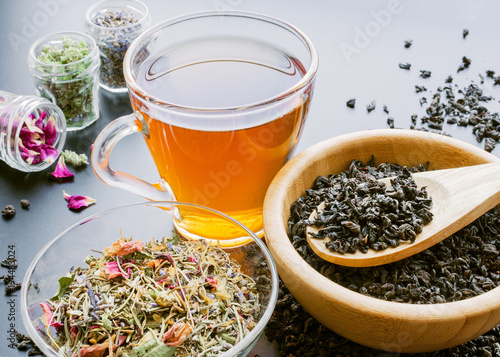 balck and herbal tea