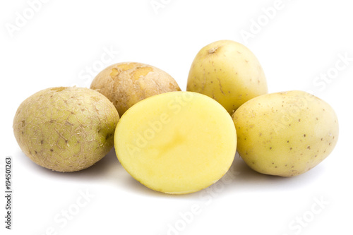 Kartoffel Kartoffeln isoliert freigestellt auf wei  en Hintergrund  Freisteller