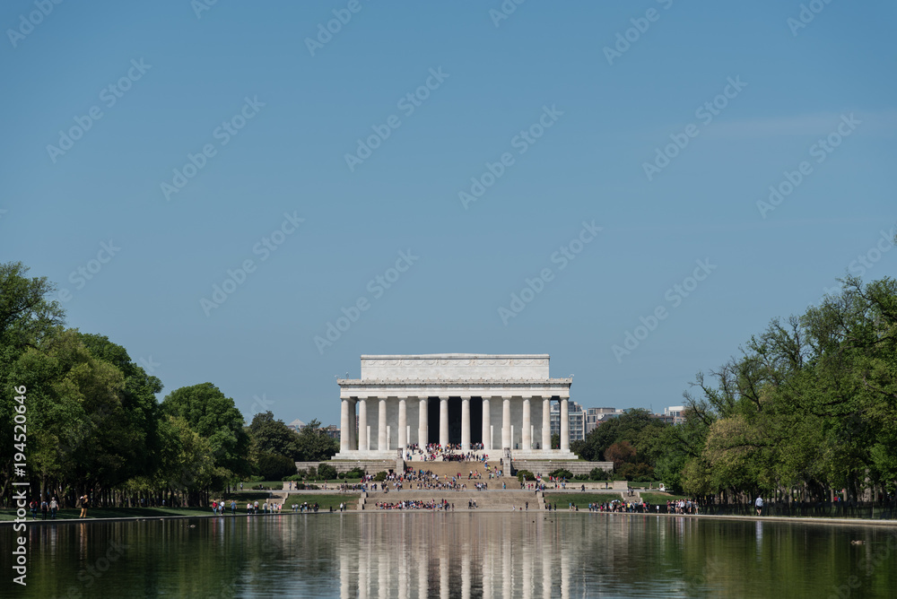 Front view of the Lincoln Memorial