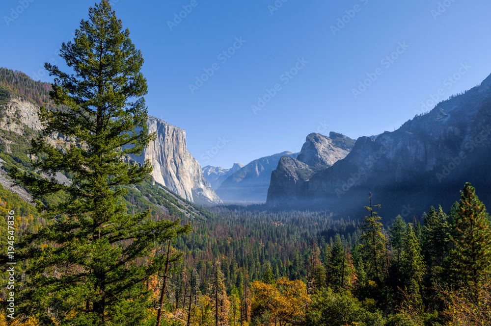 Fototapeta premium Tunnel View in Smoke from Fires Yosemite California