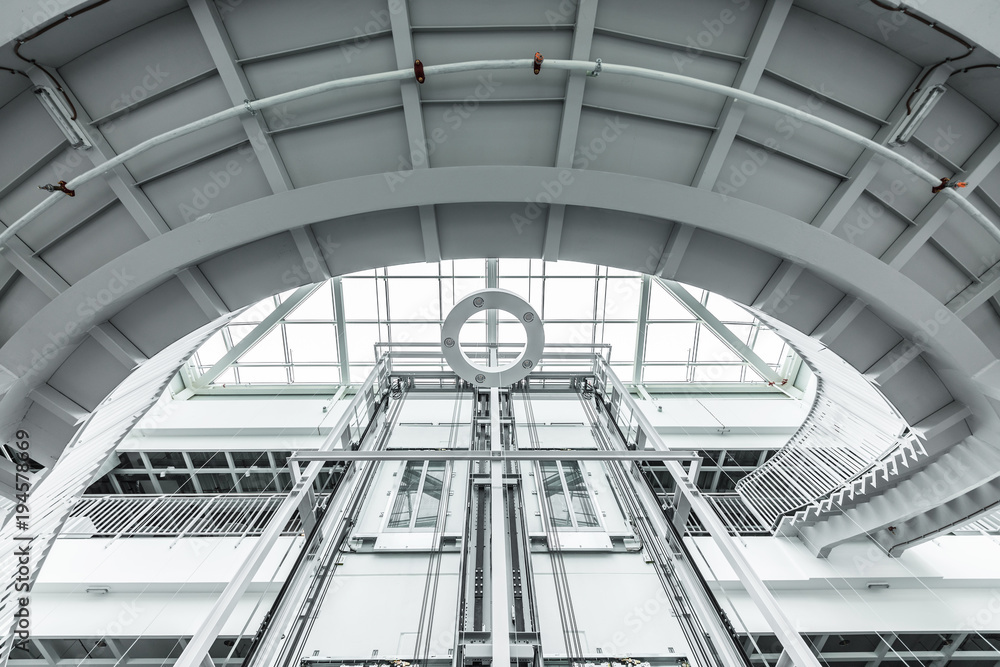 Obraz premium Wide angle shot in unfinished shopping mall