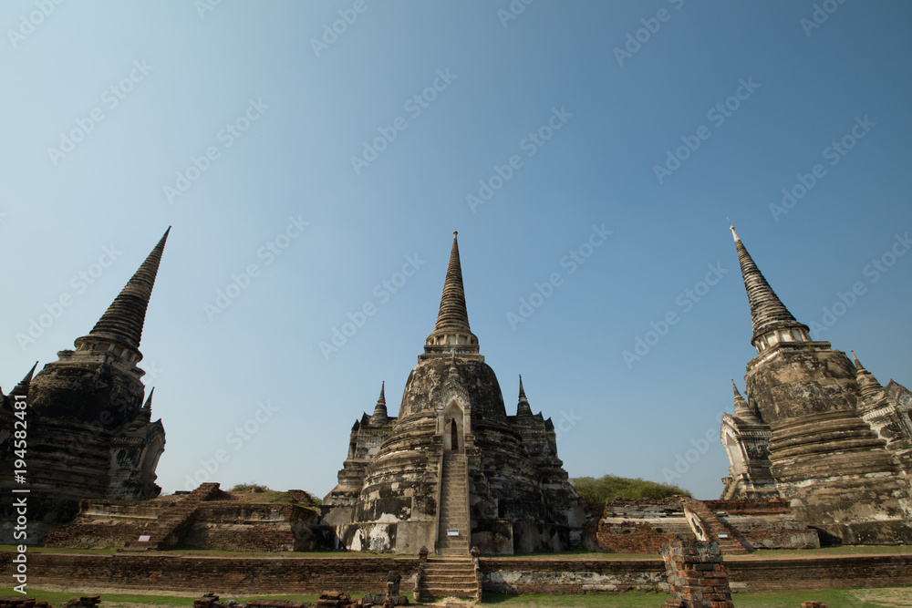 Fototapeta premium タイ・アユタヤ・遺跡・ワット・プラ・シーサンペット