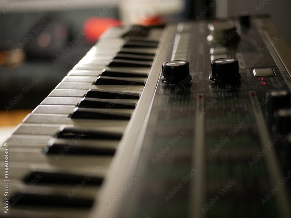 synth close up synth close up