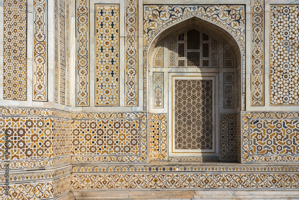 Φωτογραφία Facade of Baby Taj mausoleum in Agra - a draft of the famous Taj Mahal