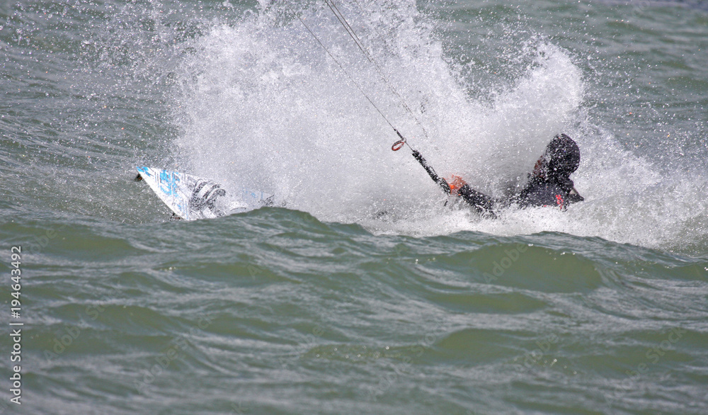 Obraz premium kitesurfer in spray
