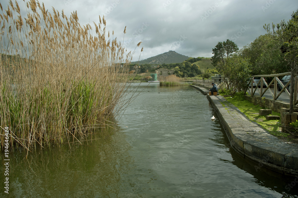 Ταπετσαρία Averno Lake in Phlaegraean Area - near Naples