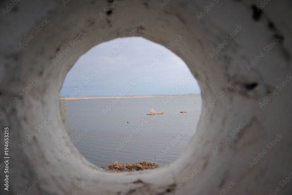 A window in the fortress wall, a view of Lake Pleshcheyevo.