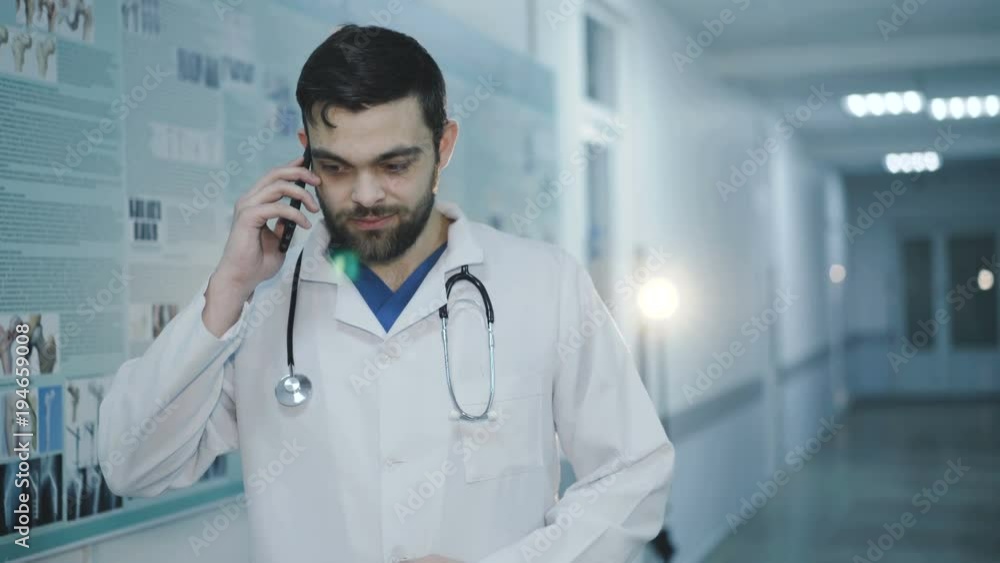 The patient comes to the doctor, who making call, for consultation The patient comes to the doctor, who making call, for consultation