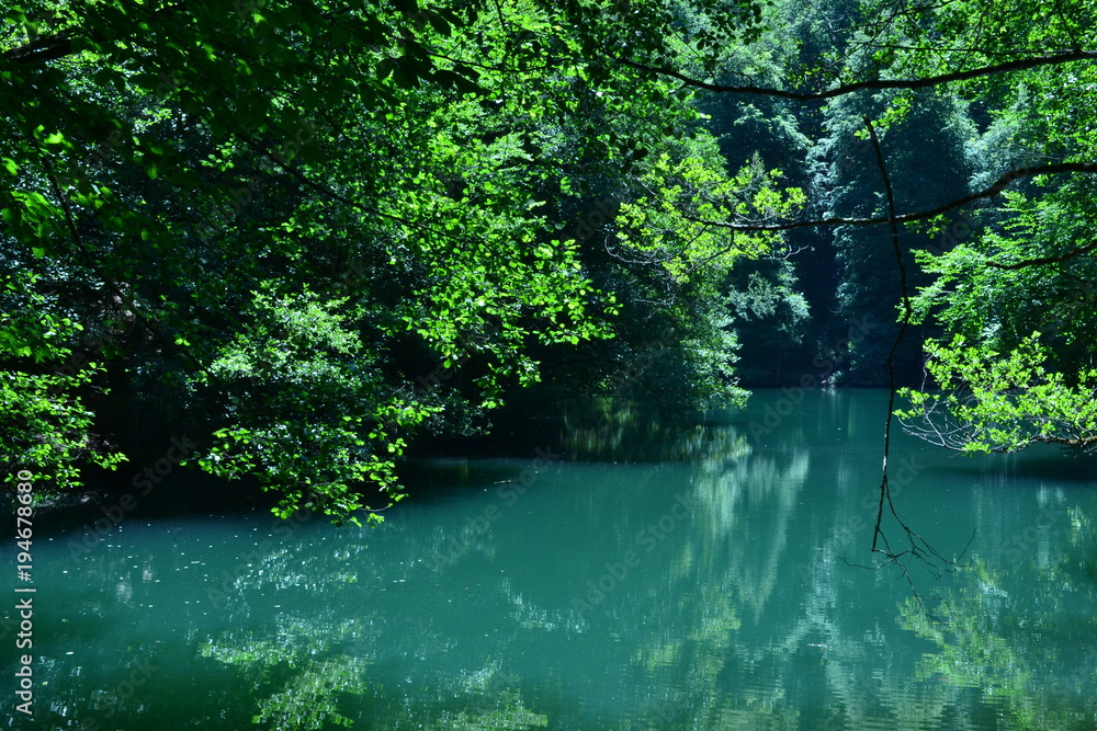 Obraz premium Lake view rests people, water is life