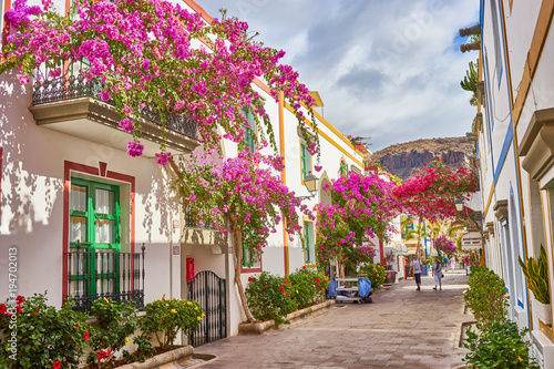 Colorful town of "Puerto de Mogan" - Grand Canary Island / Hanging flowers in the alleys