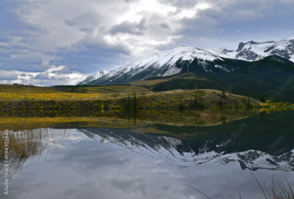 Trans Canada highway Jasper, Alberta in autumn, lake, reflections