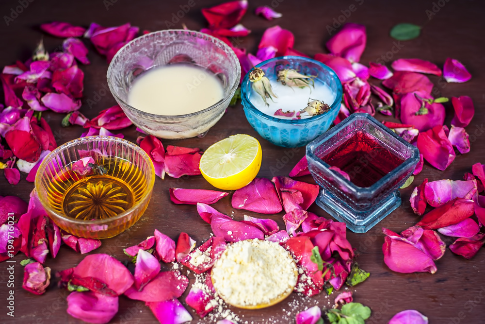 Stockfoto med beskrivningen Ayurvedic herbal facial or face pack's