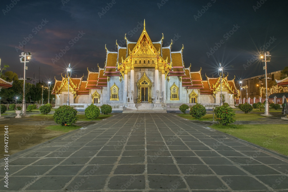 Naklejka premium The famous Wat Benchamabophit from Bangkok.