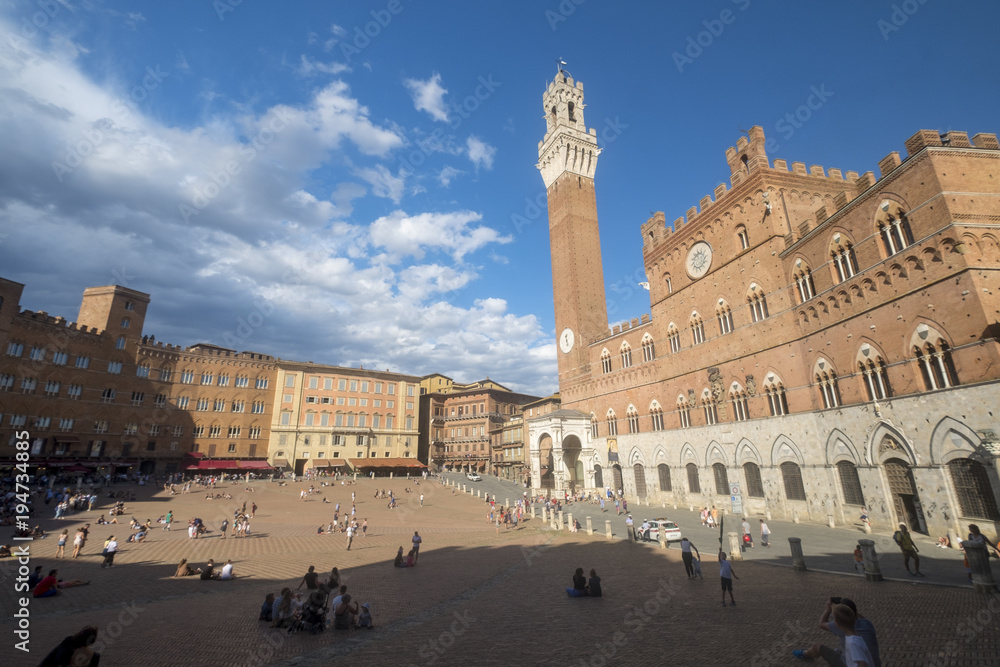 Fototapeta premium Siena, Italy: Piazza del Campo