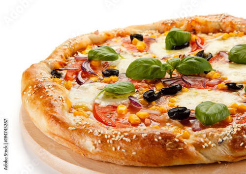 Vegetarian pizza with corn and olives 