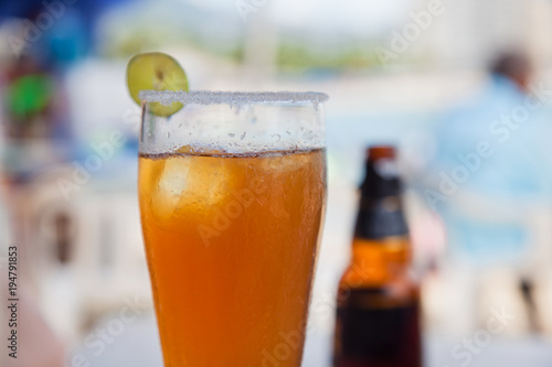 Fotografi Cerveza con sal y limón