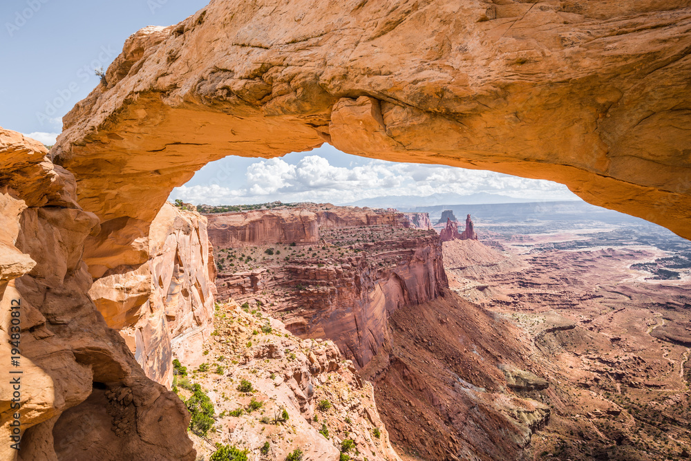 Mesa Arch at sunrise, Canyonlands National Park, Utah, USA