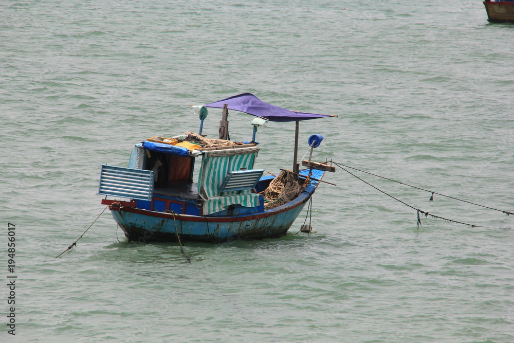 Fischerboote im Meer vor Nha Trang Vietnam