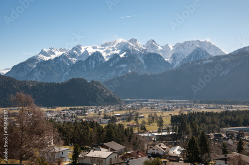 Thüringen in Vorarlberg mit Kirche im März