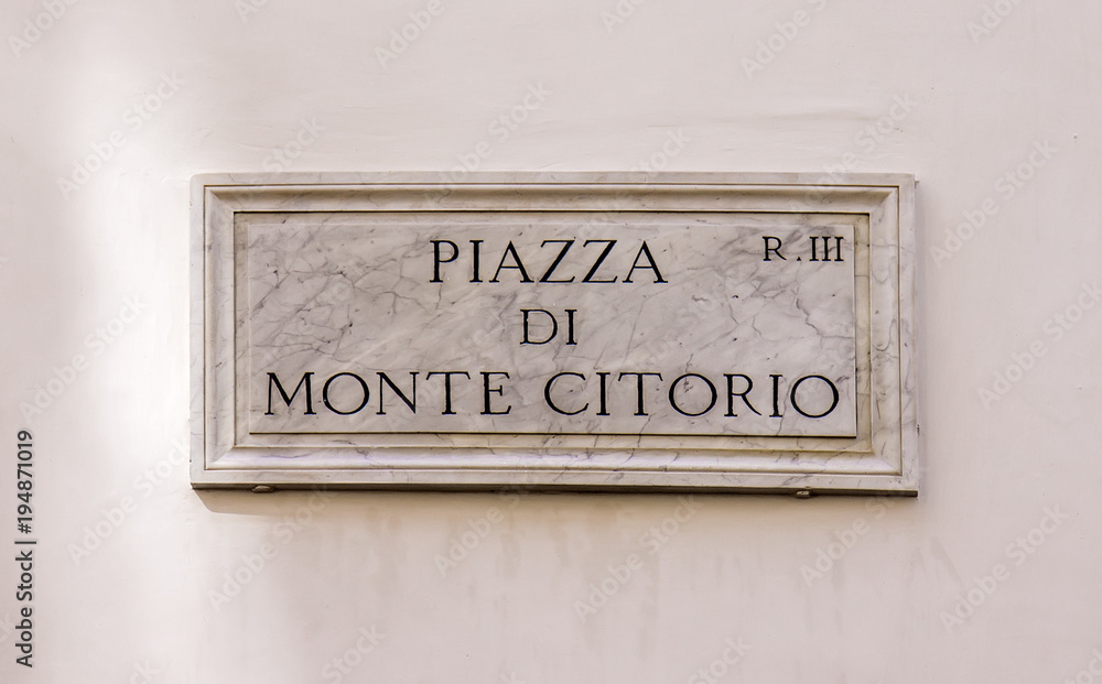 Obraz premium Street sign Piazza de Monte Citorio in Rome, Italy