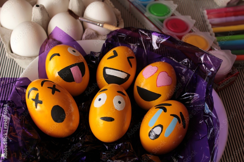 Obraz premium Emoticons Easter Eggs