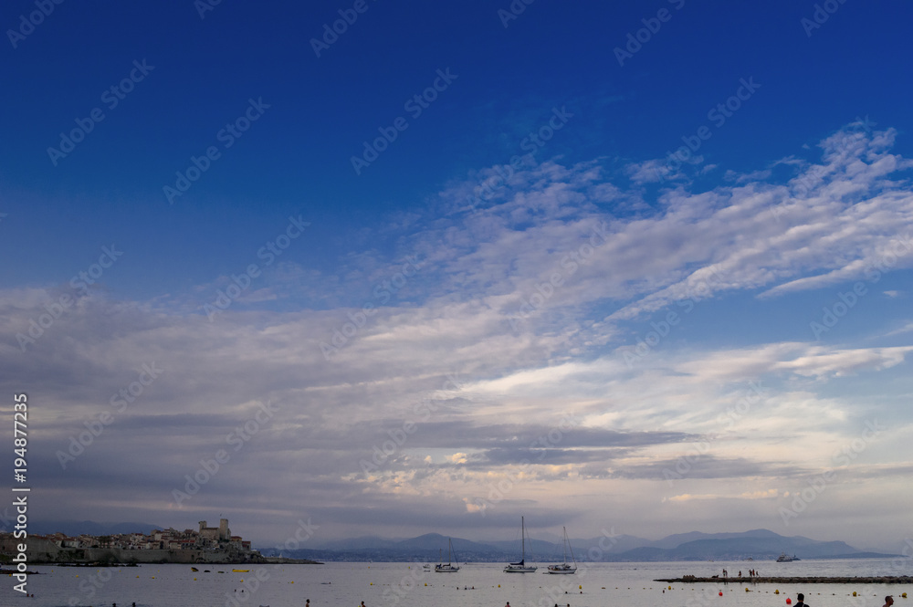 Panorámica de Antibes en la Costa Azul ;Francia