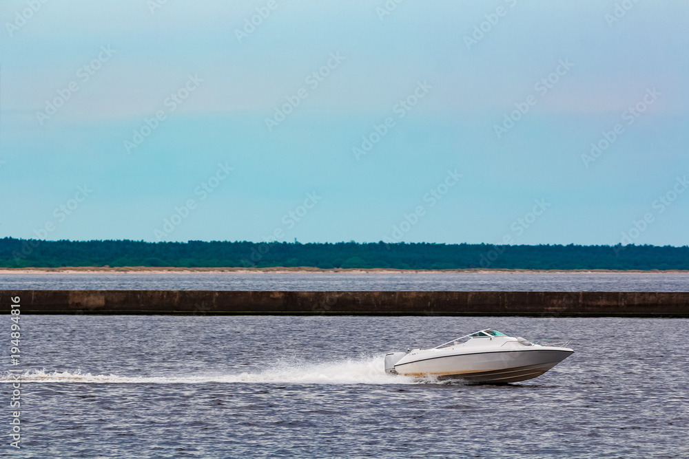 Fototapeta premium White speed boat in action
