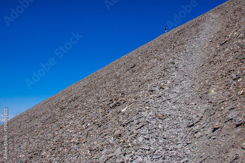 Wallpaper Mural Hiking steep uphill Torontodigital.ca
