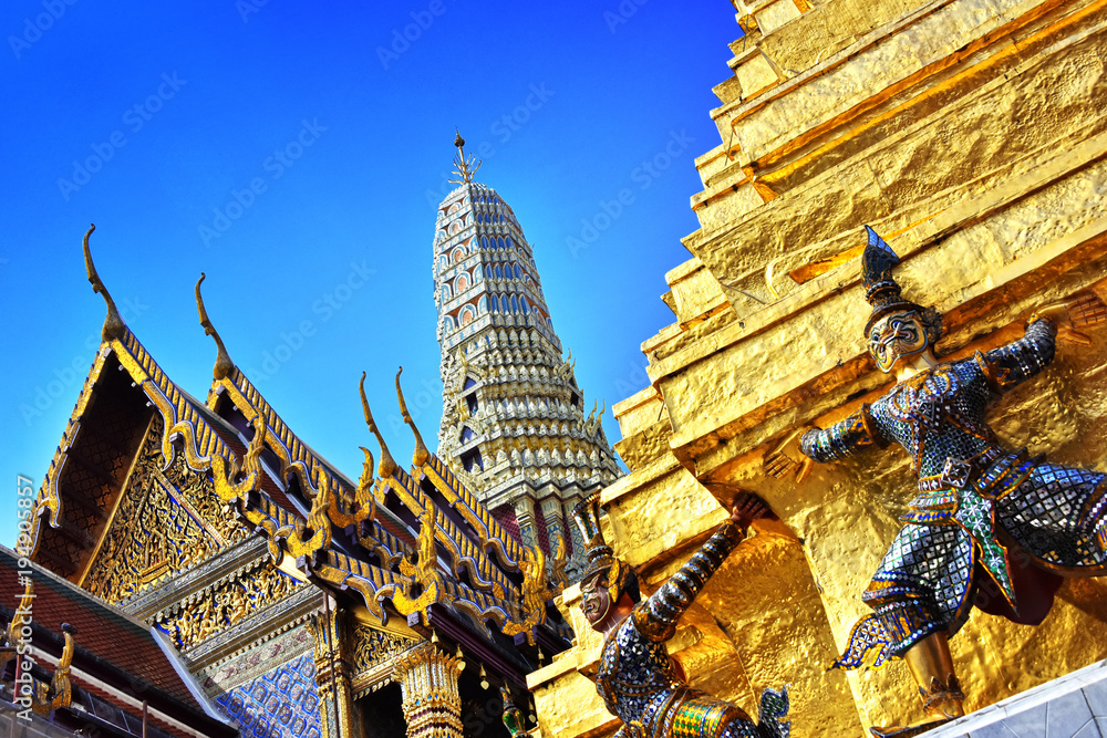Grand Palace in Bangkok,Thailand - obrazy, fototapety, plakaty 