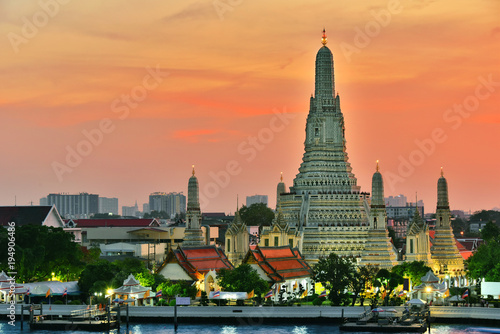 Wat Arun Ratchawararam, a Buddhist temple in Bangkok, Thailand © monticellllo