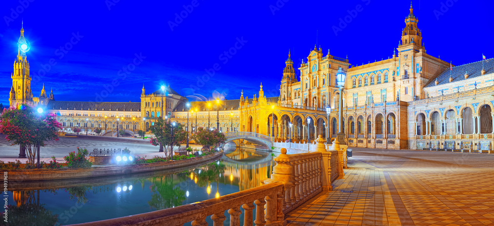 Obraz premium Spain Square (Plaza de Espana)is a square in the Maria Luisa Par