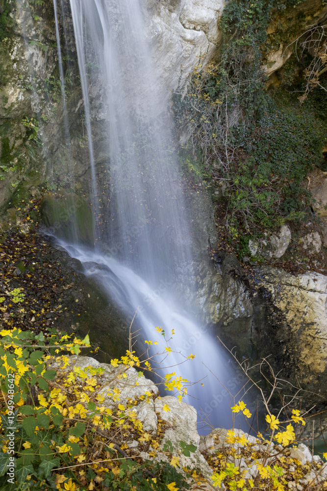 Fototapeta premium waterfall detail in gole caccaviola campania italy