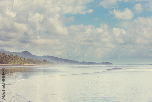 Coast in Costa Rica © Galyna Andrushko