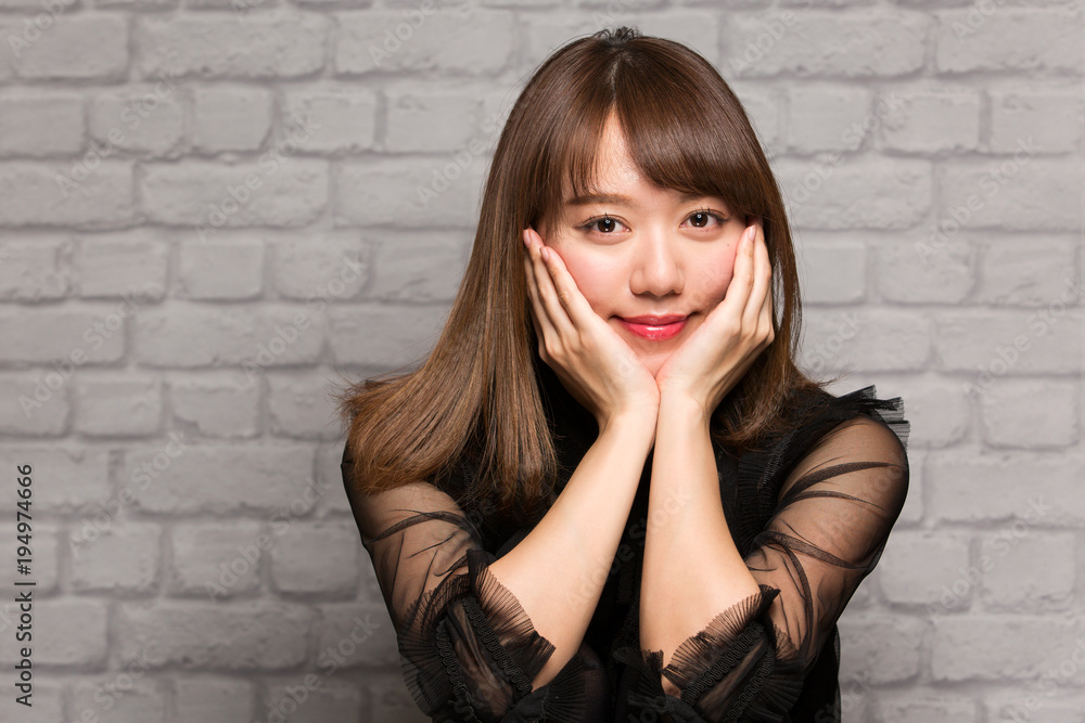 微笑む女性 微笑む女性