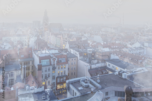 Smog nad miastem - Wrocław, zimowy widok na panoramę miasta 