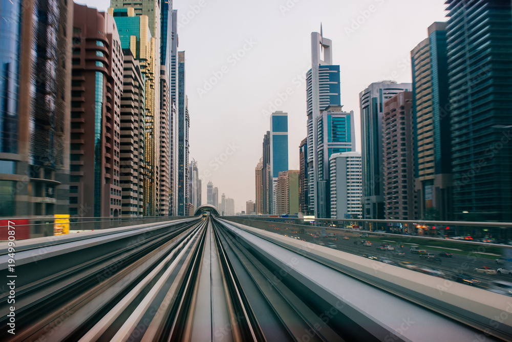Obraz premium Podróżowanie po Dubaju